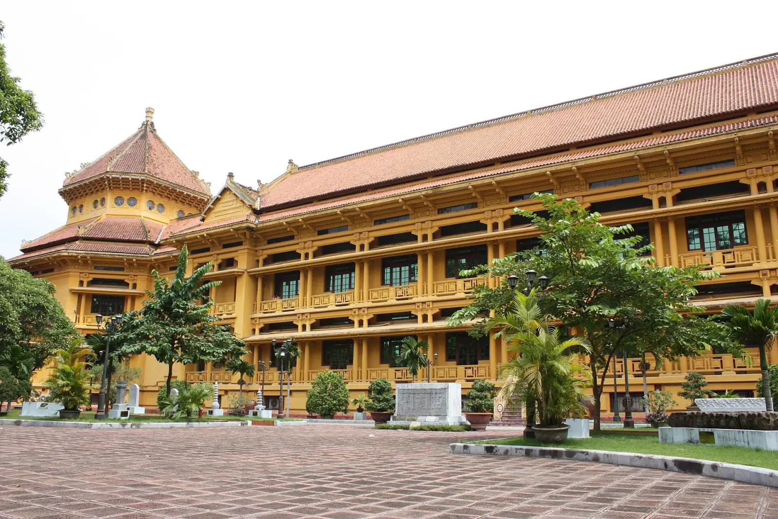 Tòa nhà Bảo tàng Lịch sử Quốc gia