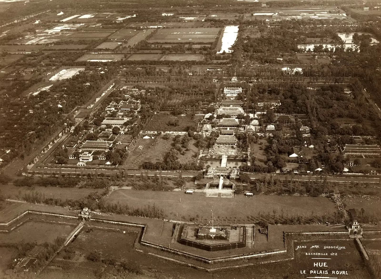 Ảnh hàng không Kinh thành Huế 1932