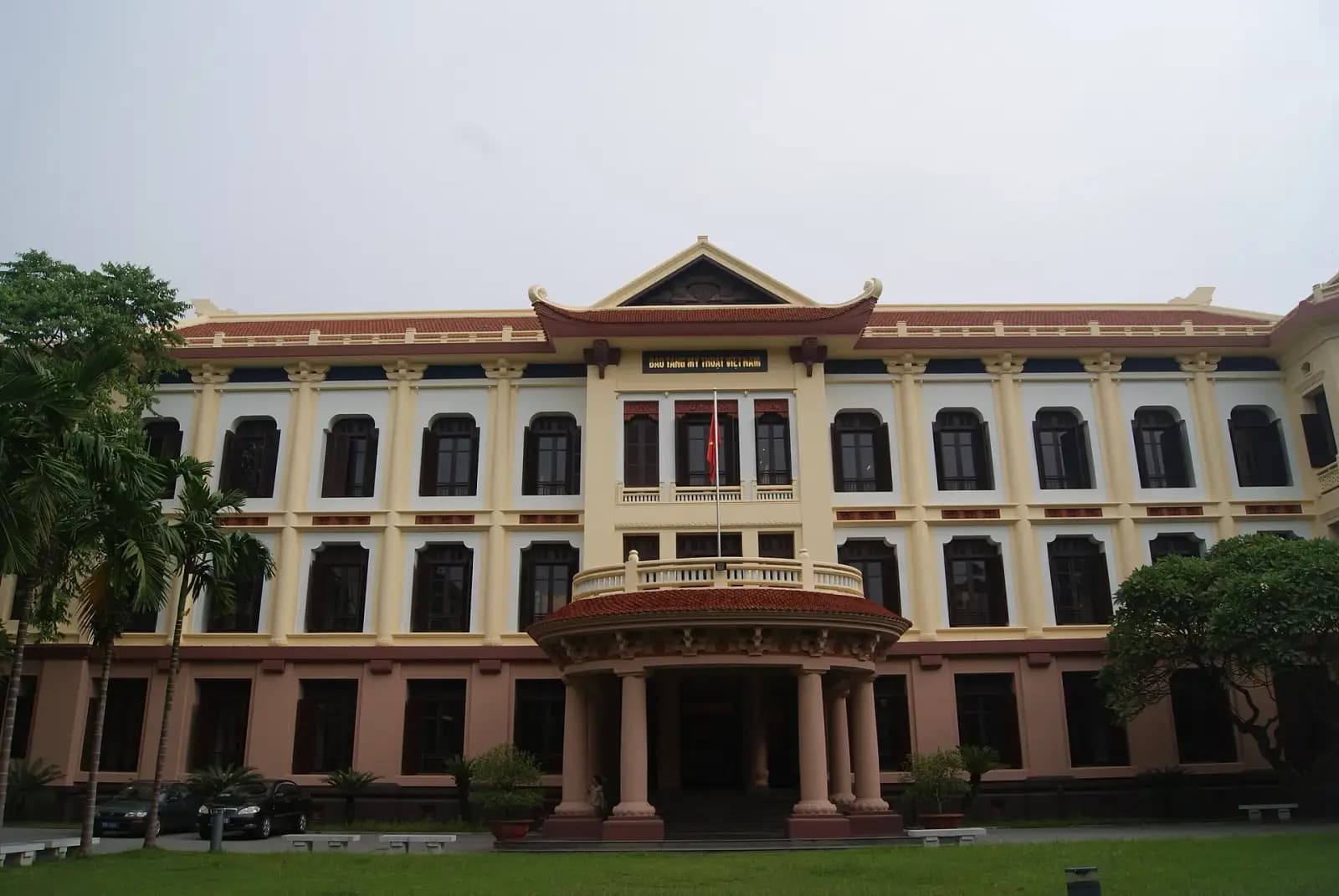 Tòa nhà Bảo tàng Mỹ thuật Việt Nam