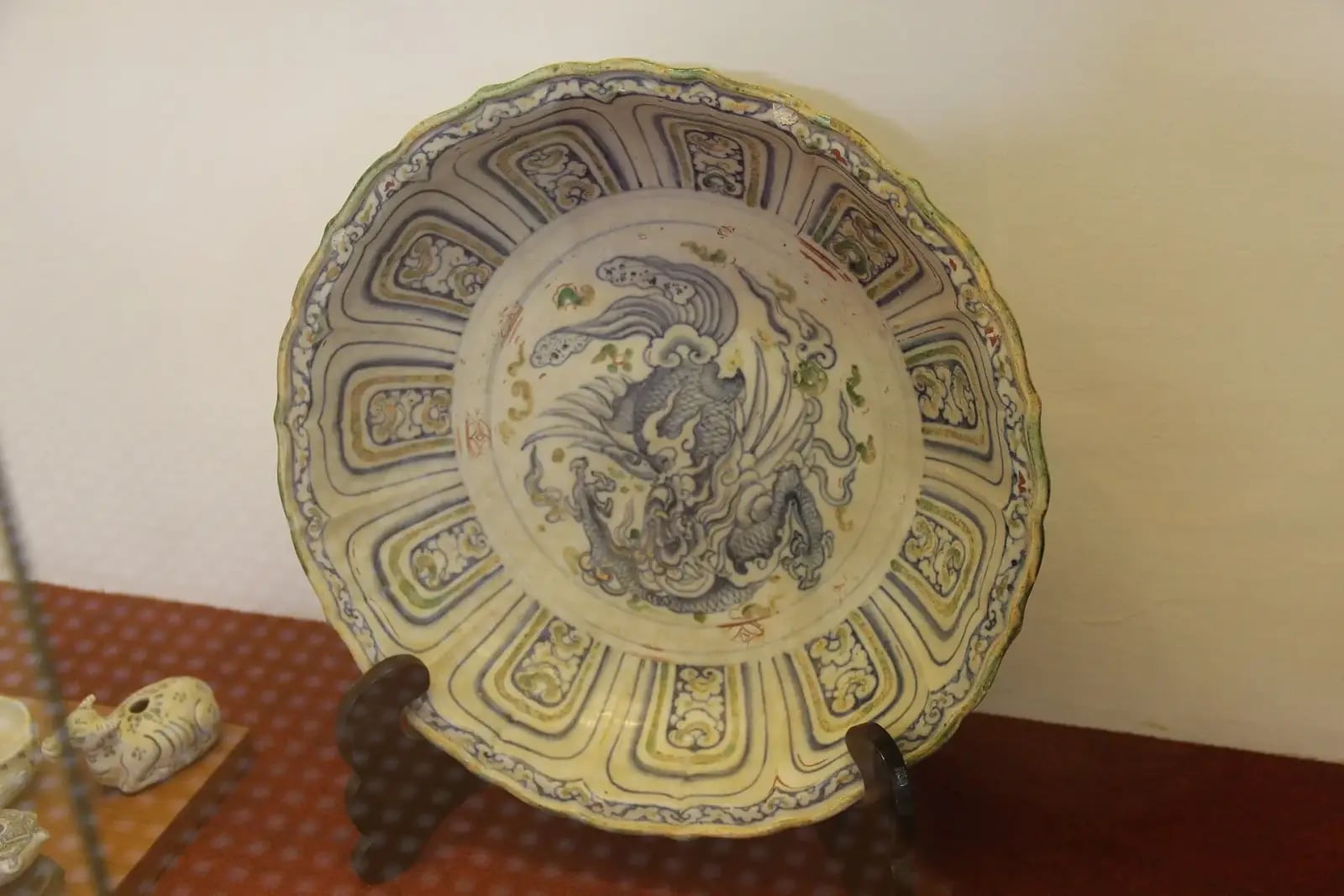 Đĩa gốm hoa lam Chu Đậu
