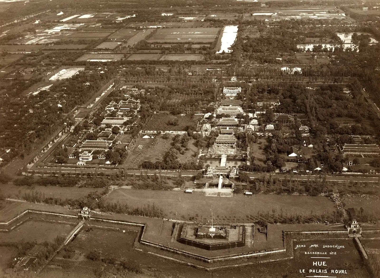 Ảnh hàng không Kinh thành Huế năm 1932